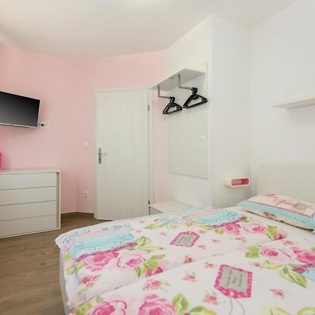 Holiday Home Rea Лабин Екстериор снимка