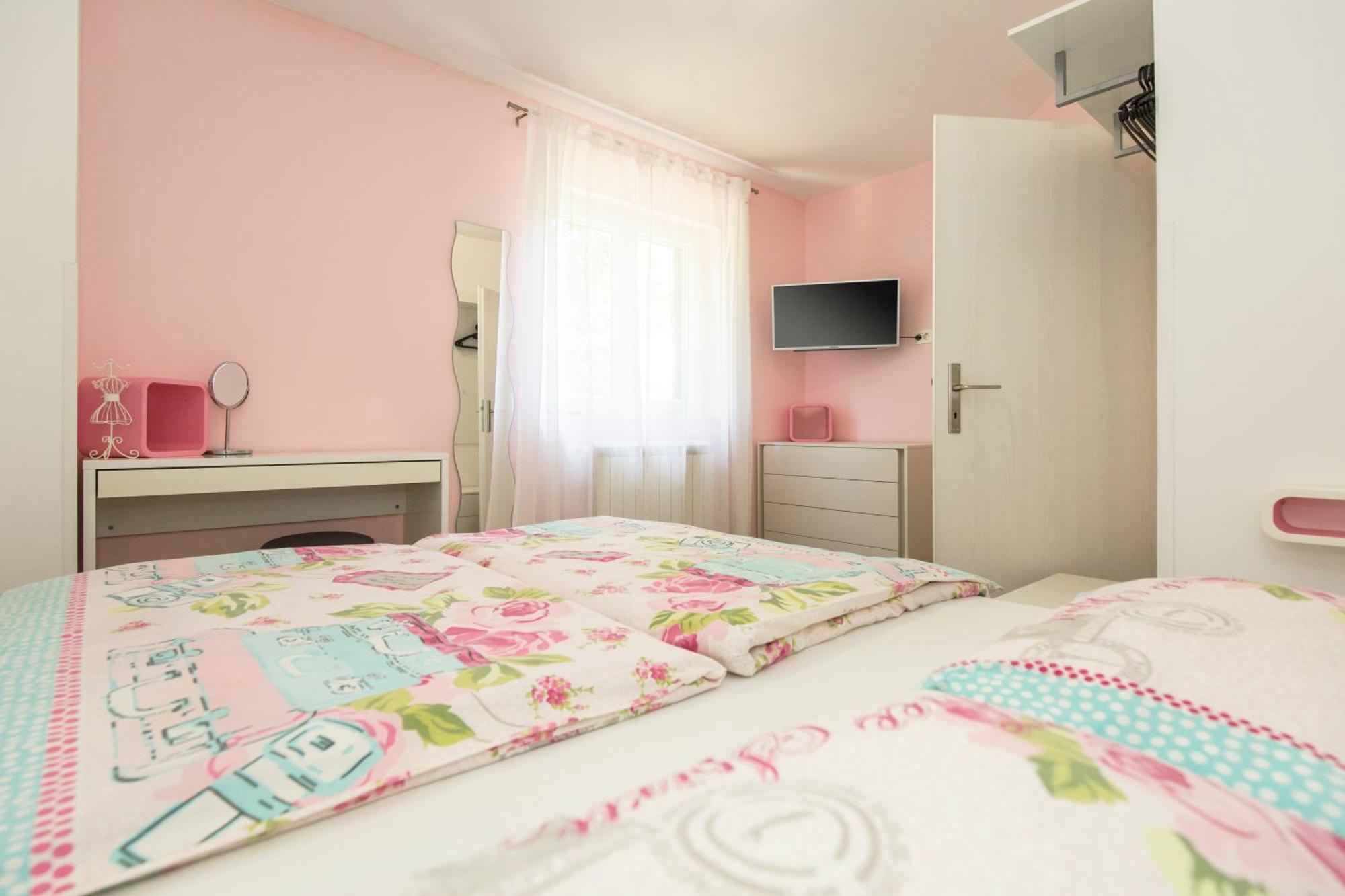 Holiday Home Rea Лабин Екстериор снимка